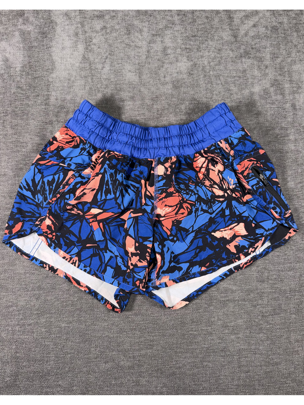 Lululemon Tracker Short Paint Storm Harbor Blue Multi, Size 4